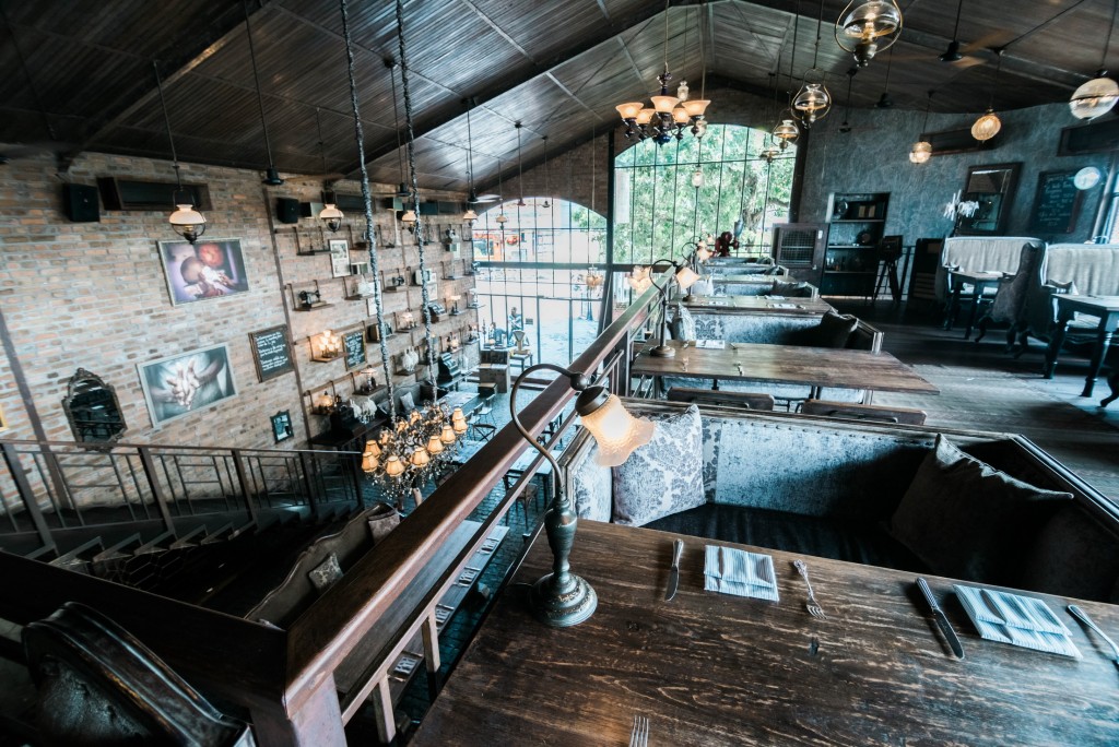 LOVELENS interior - The Bistrot