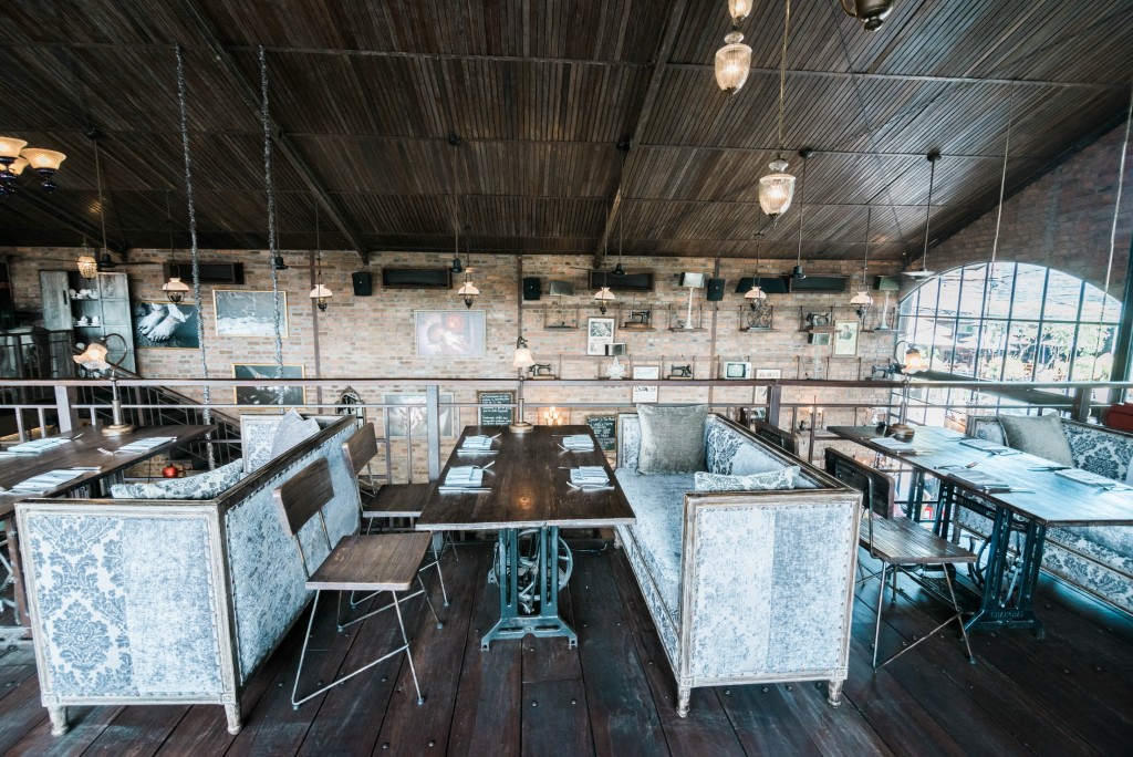 LOVELENS interior - The Bistrot