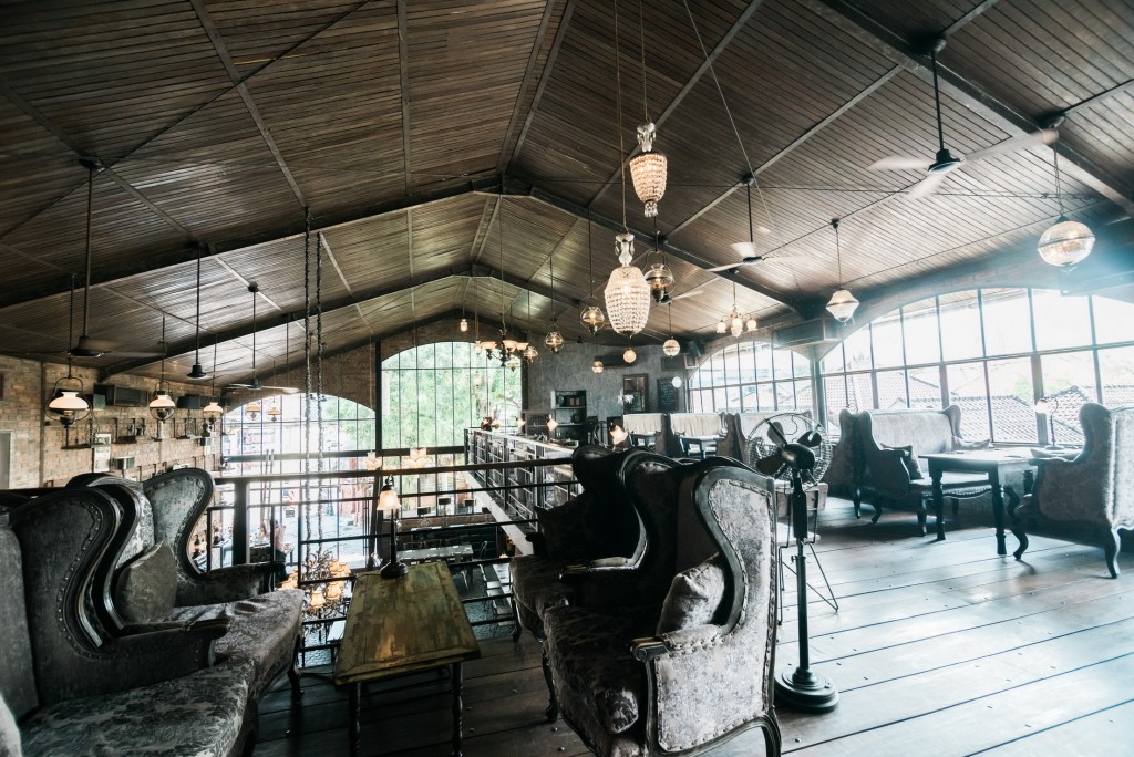 LOVELENS interior - The Bistrot
