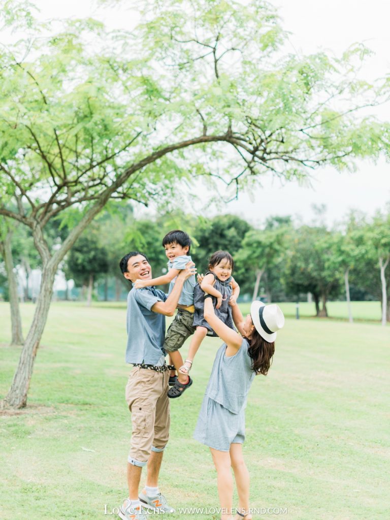 Yuko Kuroda Family in Singapore