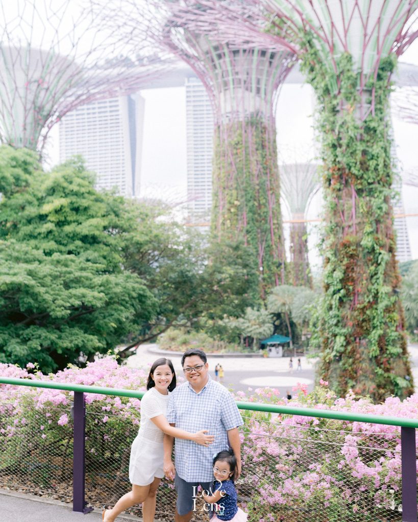Singapore Holiday Photographer Pamilya — FAMILY PHOTOSHOOT — LoveLens travel photography — LoveLens