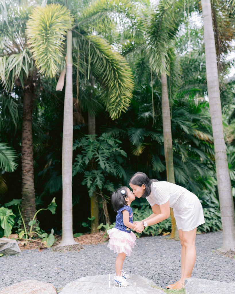 Singapore Holiday Photographer Pamilya — FAMILY PHOTOSHOOT — LoveLens travel photography — LoveLens