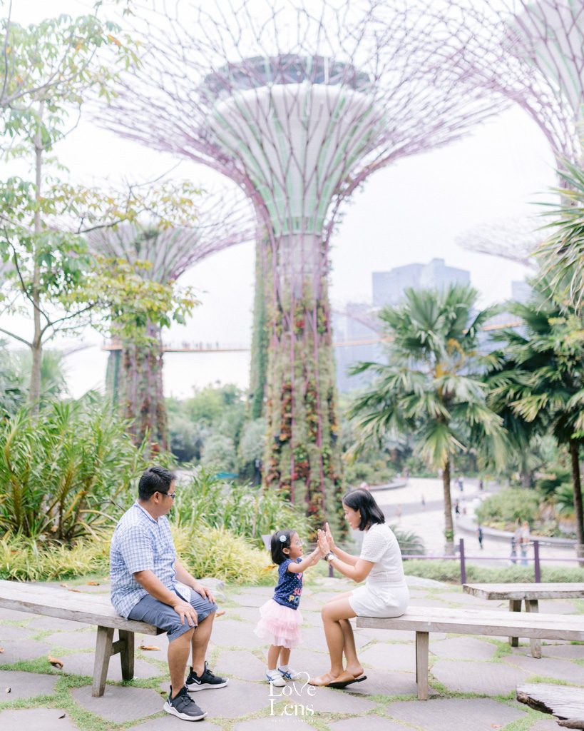 Singapore Holiday Photographer Pamilya — FAMILY PHOTOSHOOT — LoveLens travel photography — LoveLens
