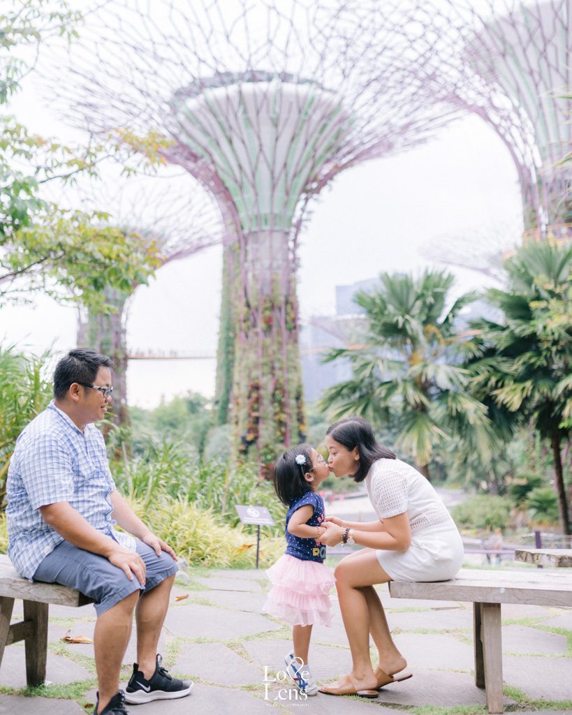 Singapore Holiday Photographer Pamilya — FAMILY PHOTOSHOOT — LoveLens travel photography — LoveLens