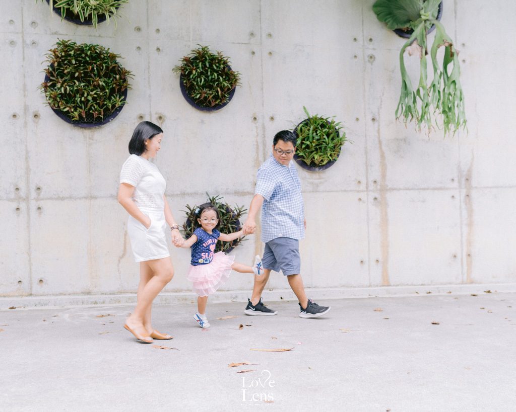 Singapore Holiday Photographer Pamilya — FAMILY PHOTOSHOOT — LoveLens travel photography — LoveLens