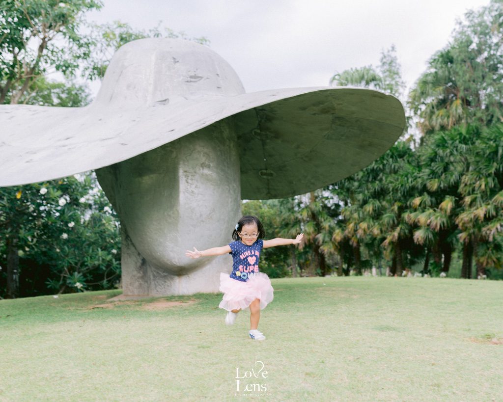 Singapore Holiday Photographer Pamilya — FAMILY PHOTOSHOOT — LoveLens travel photography — LoveLens