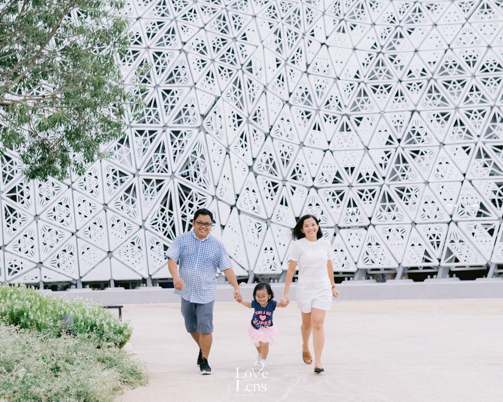 Singapore Holiday Photographer Pamilya — FAMILY PHOTOSHOOT — LoveLens travel photography — LoveLens