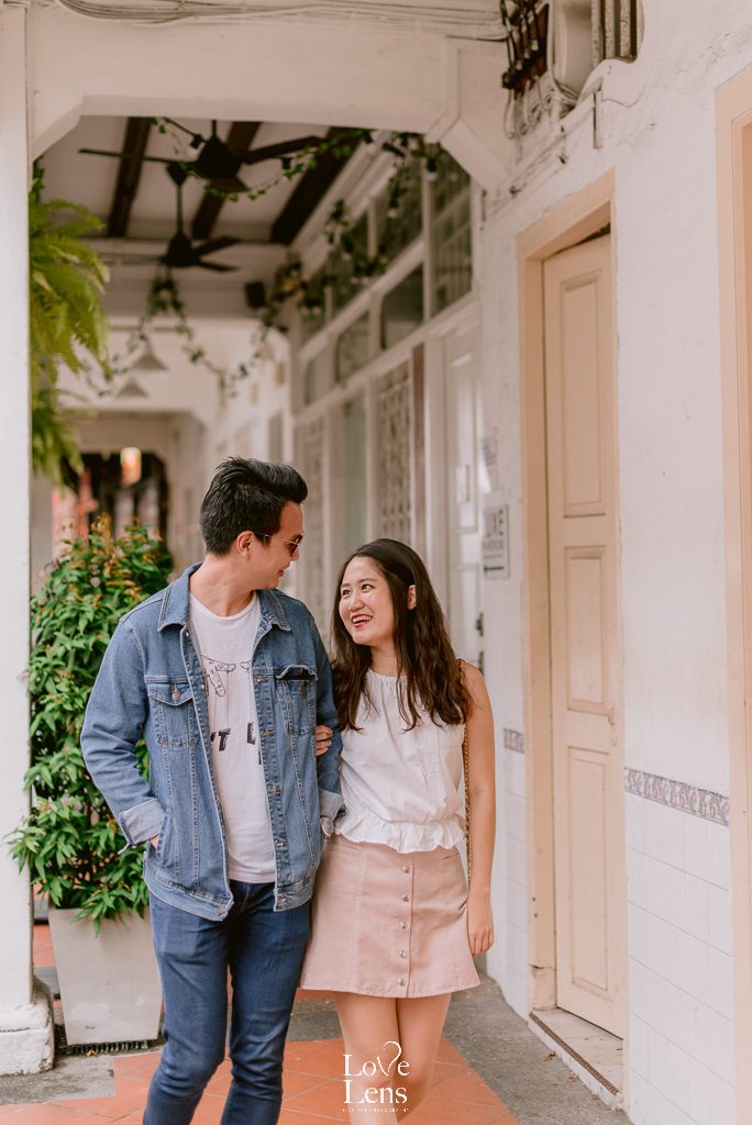 couple street photography singapore