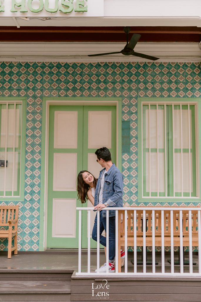 couple street photography singapore