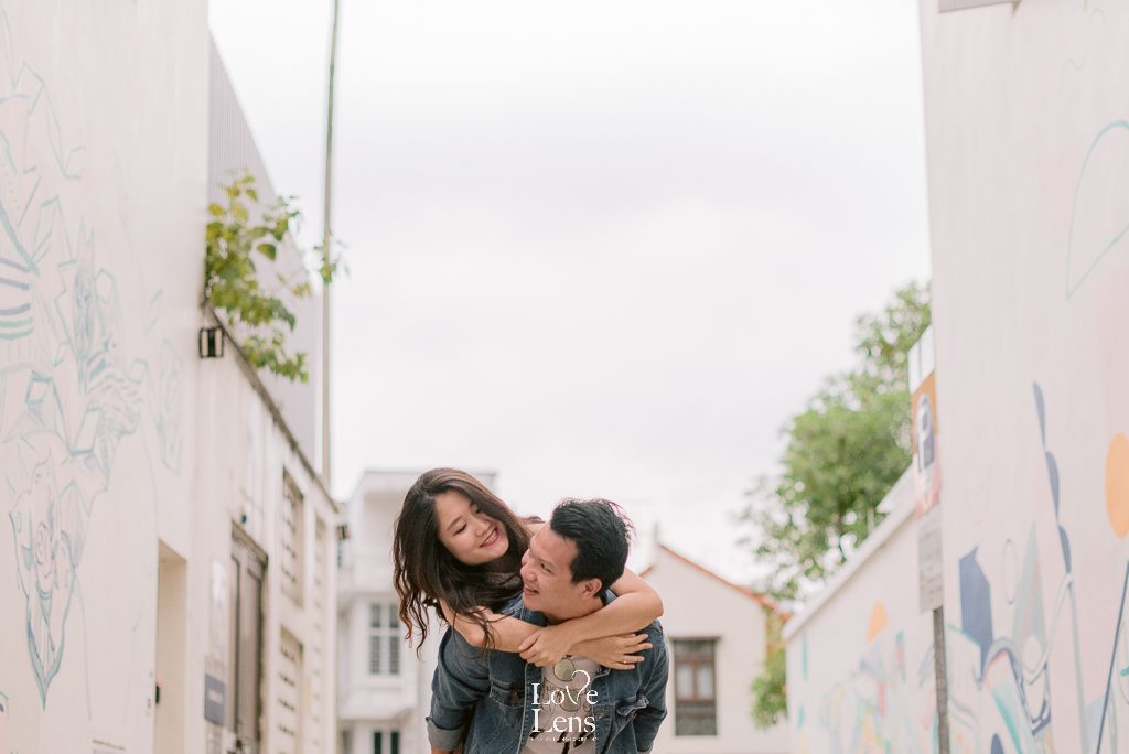 couple street photography singapore