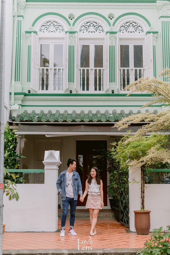 couple street photography singapore