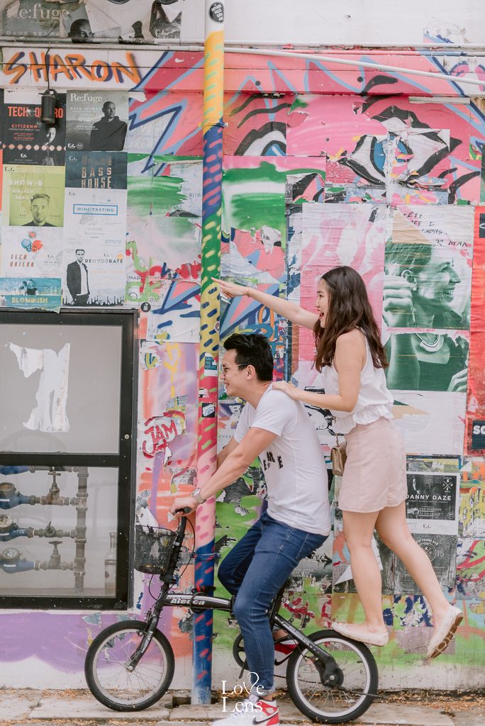 couple street photography singapore