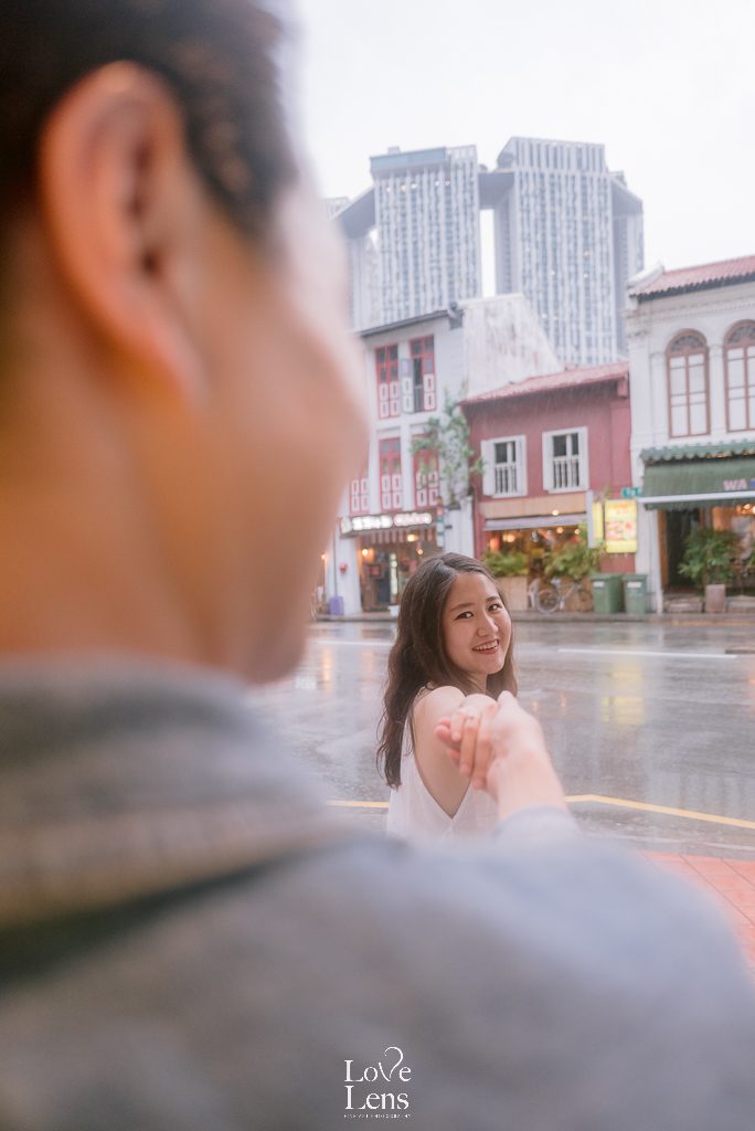 couple street photography singapore