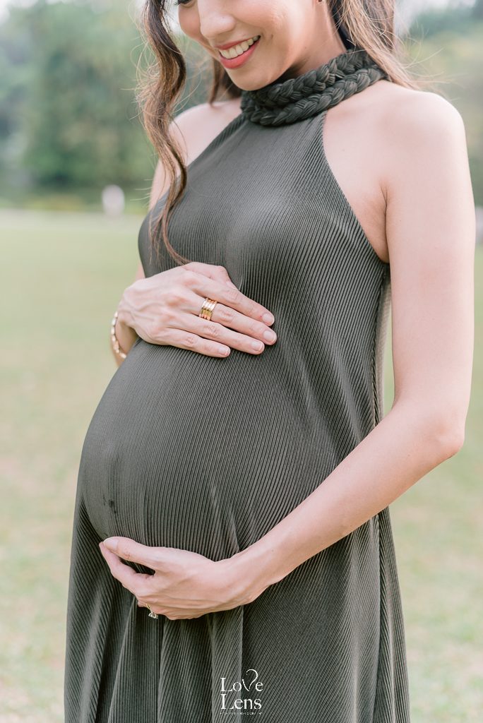 Singapore Maternity Photographer Max Grace — LoveLens fine art photography Singapore — LoveLens