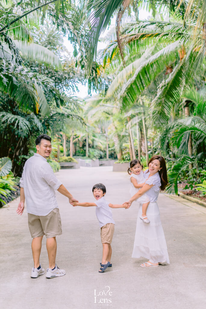 family photoshoot at gardens by the bay