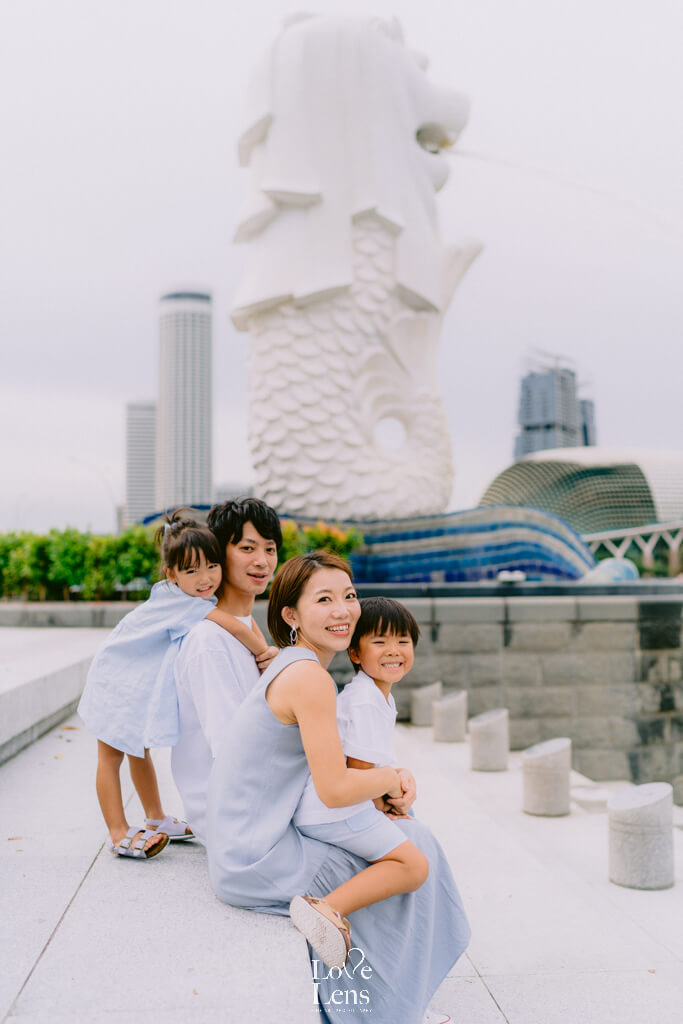 photoshoot with merlion
