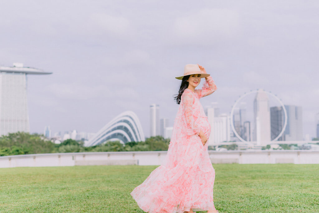 maternity photo shoot at marina barrage
