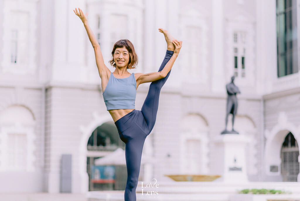 yoga photoshoot singapore at fullerton hotel