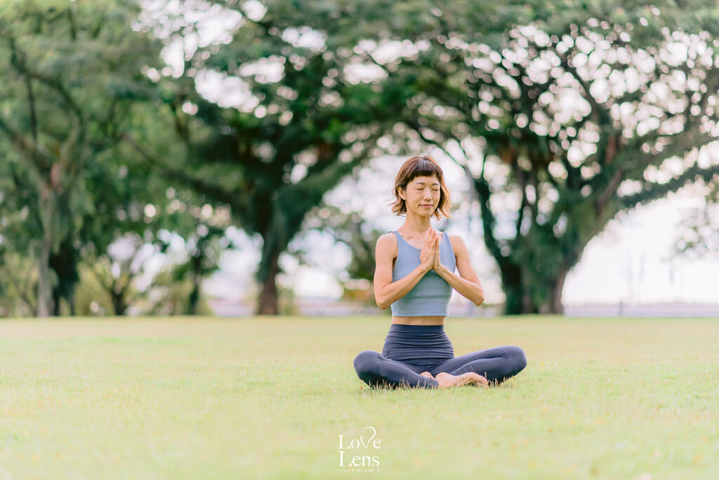 yoga photoshoot singapore at fullerton hotel