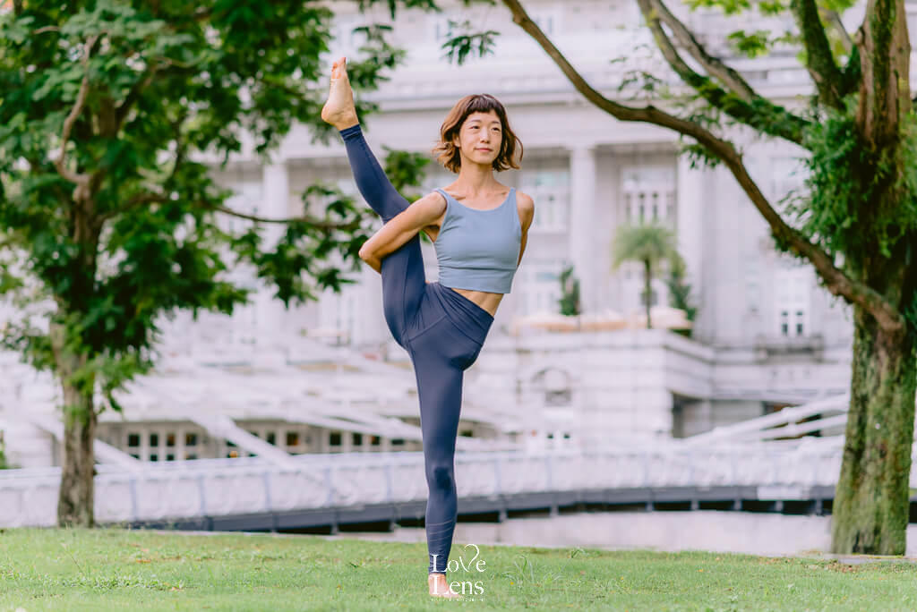 yoga photoshoot singapore at marina bay