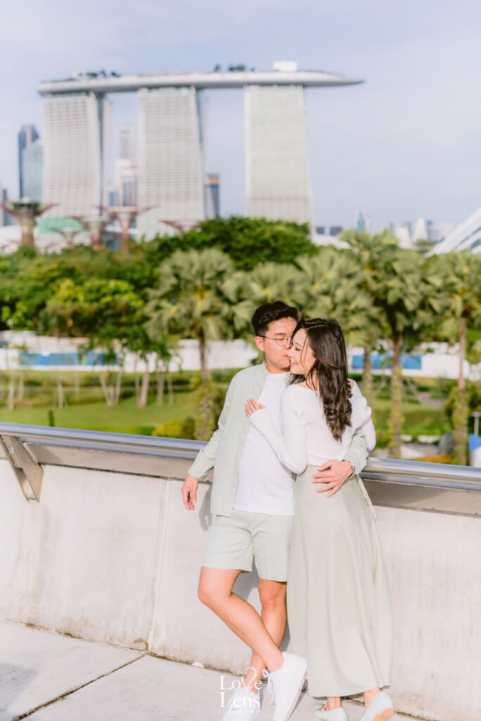 Proposal Photograpy Singapore 6745 — Proposal at Marina Barrage Singapore — LoveLens travel photography — LoveLens