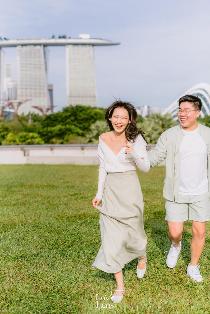 Proposal Photograpy Singapore 6772 — Proposal at Marina Barrage Singapore — LoveLens travel photography — LoveLens
