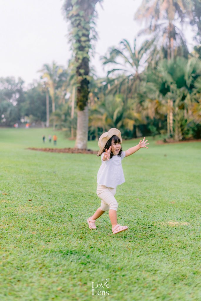 Best Family photographer - lovelens fine art photography singapore