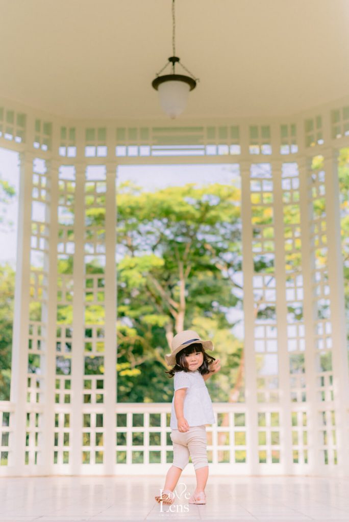 Best Family Photographer Lovelens Fine Art Photography 4502 — 1-hour Fun Holiday Photoshoot at Singapore Botanic Gardens — LoveLens travel photography — LoveLens